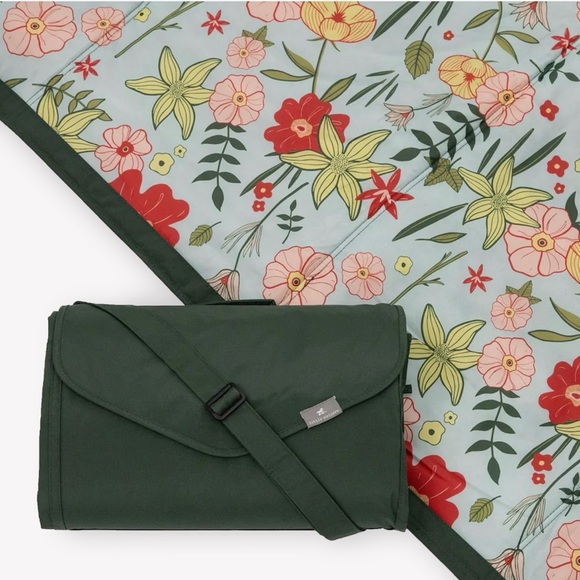 Little Unicorn Other - Little Unicorn Waterproof Outdoor Blanket. 5’ x 10’